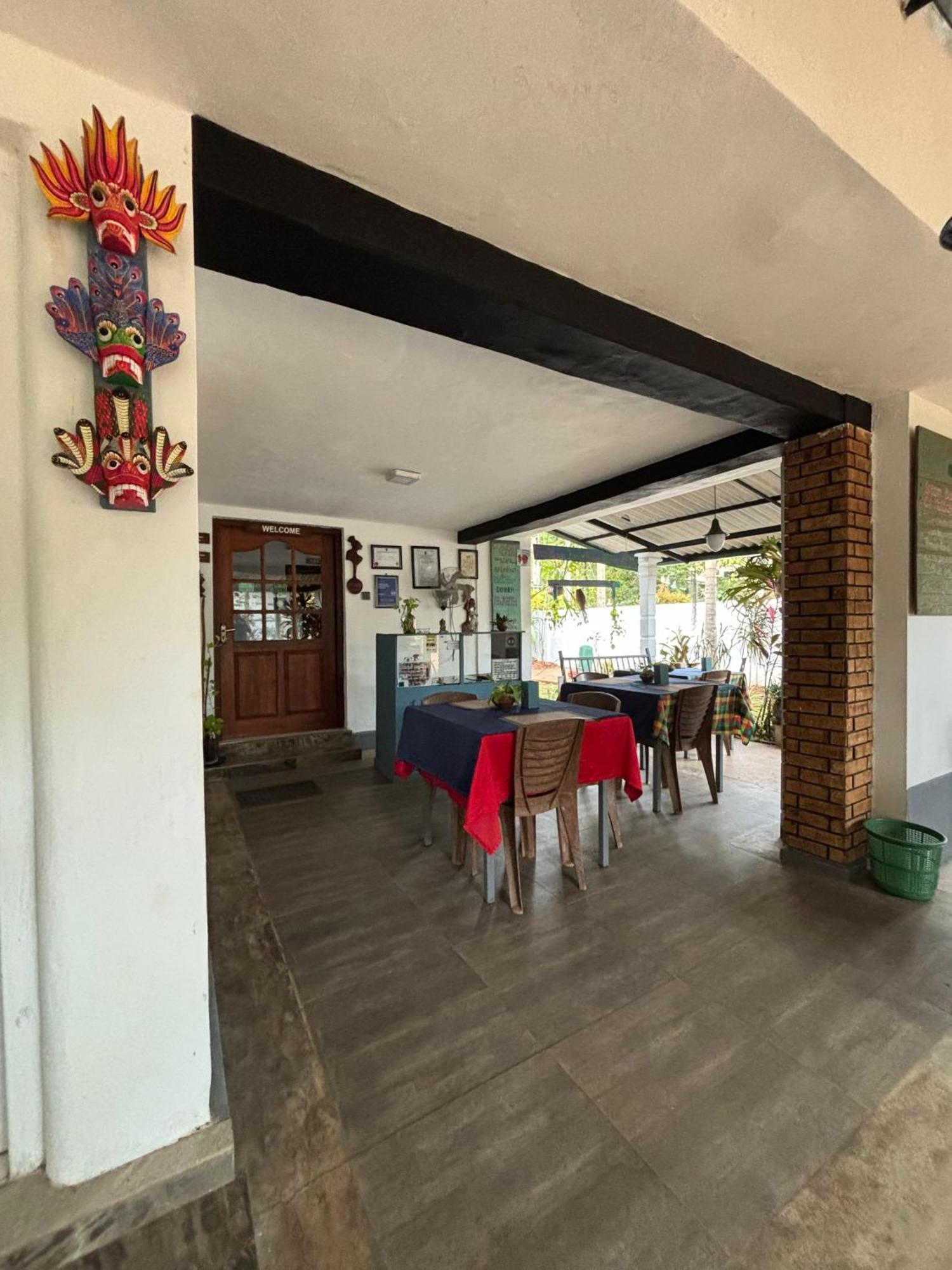 Goalma Family Holiday Resort & Restaurant Anuradhapura Buitenkant foto