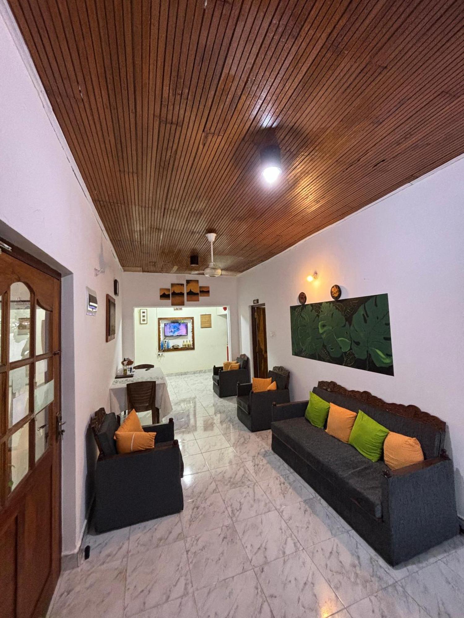 Goalma Family Holiday Resort & Restaurant Anuradhapura Buitenkant foto
