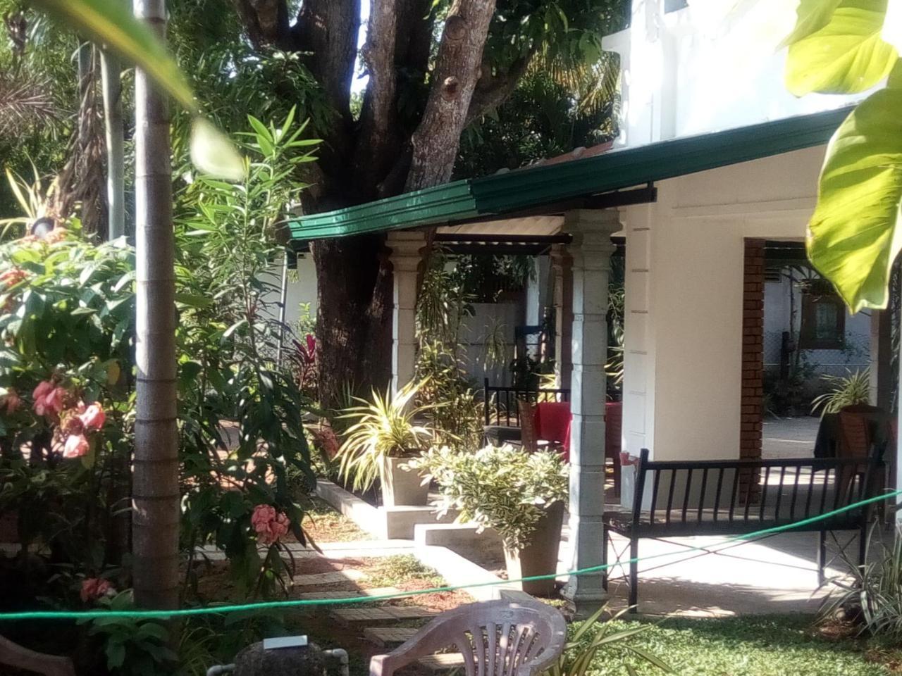 Goalma Family Holiday Resort & Restaurant Anuradhapura Buitenkant foto