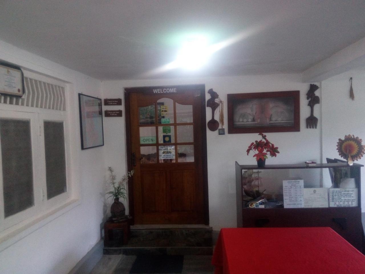 Goalma Family Holiday Resort & Restaurant Anuradhapura Buitenkant foto